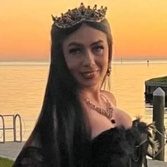 Crown & Necklace & Earrings - Gold with Black Crystals - Jewelry Set - Picture 2 of 3